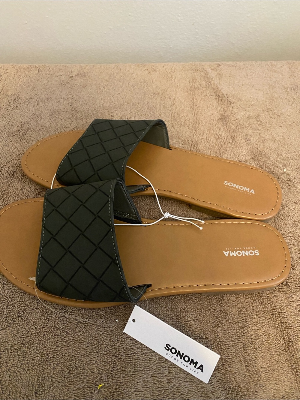 Sandals - Picture 2 of 5